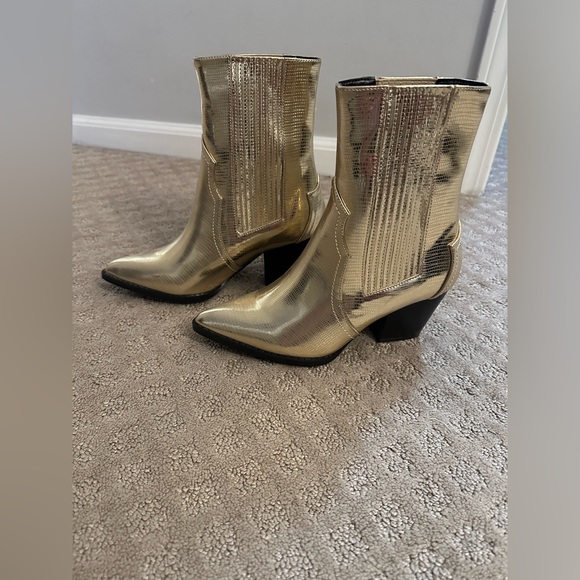 Lulus NWT gold metallic western ankle boots size 7 - Picture 1 of 6